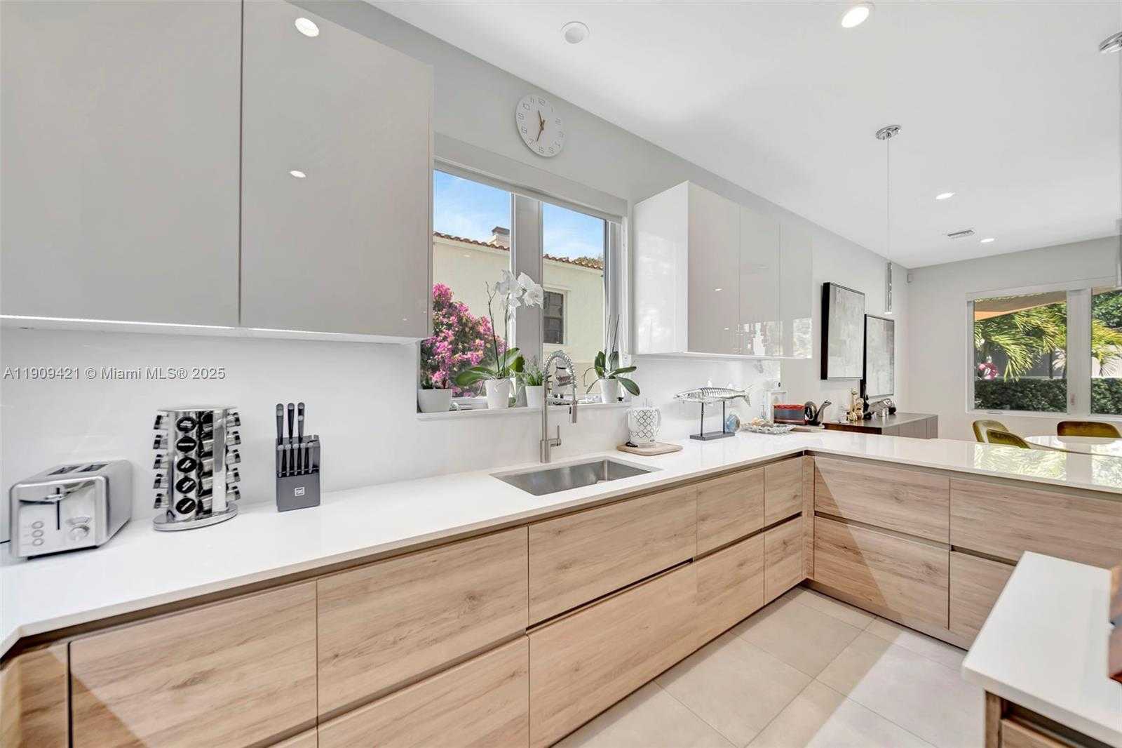 Small Image of 544 NORTH VICTORIA PARK RD, Fort Lauderdale Number 14