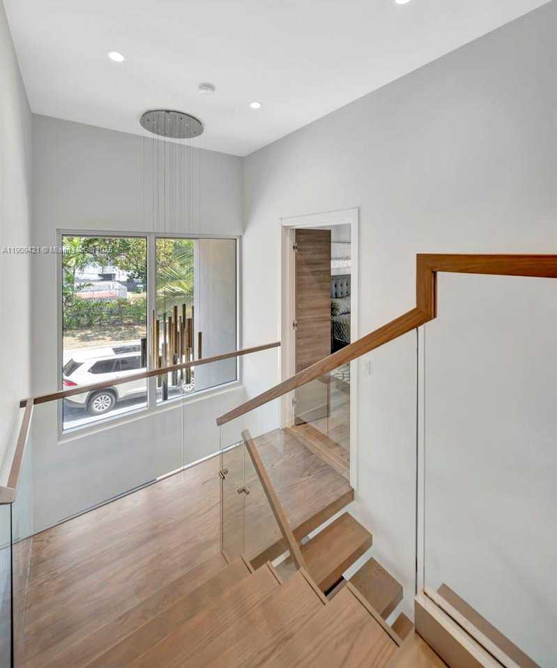 Small Image of 544 NORTH VICTORIA PARK RD, Fort Lauderdale Number 24