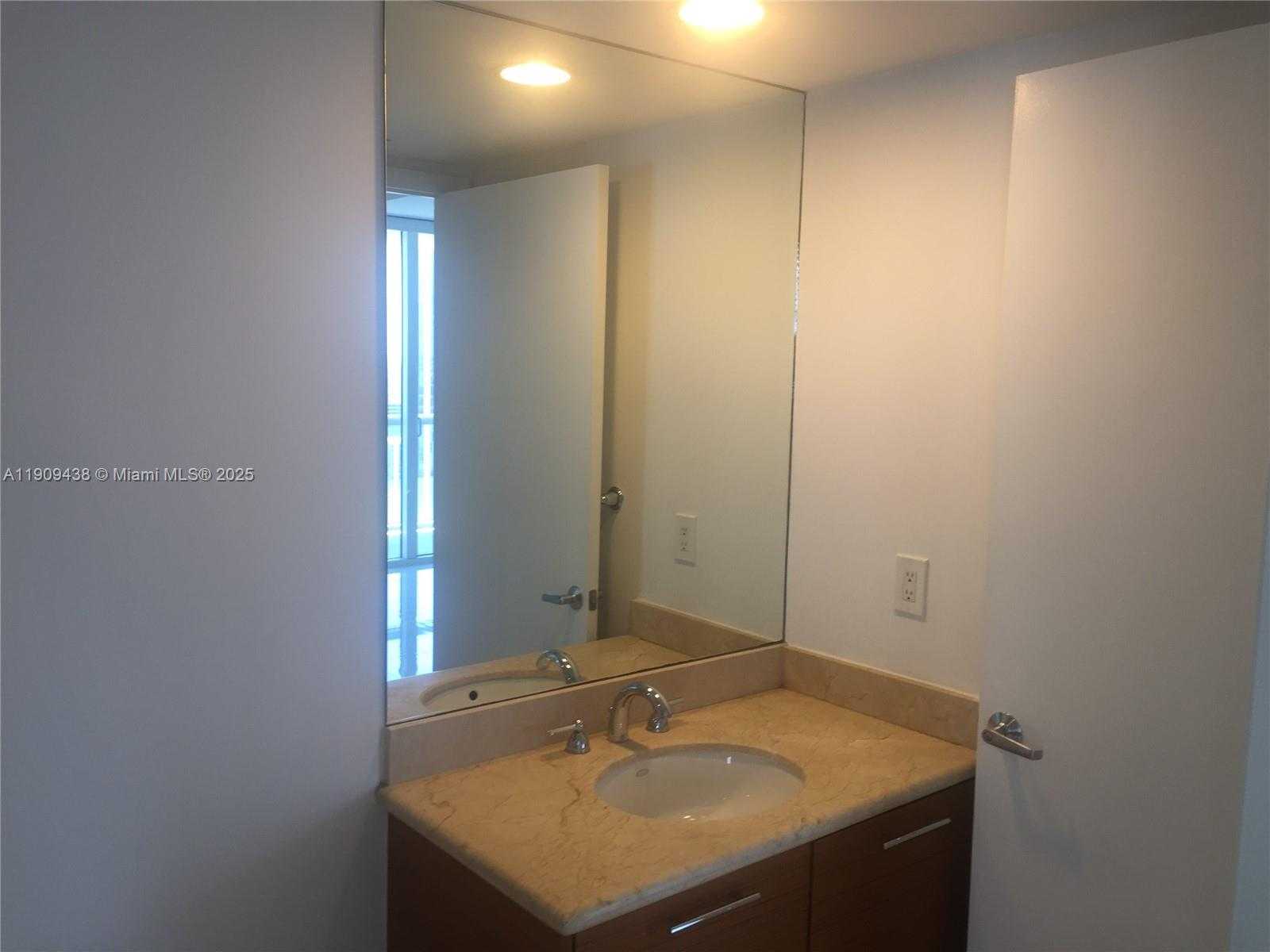 Small Image of 50 BISCAYNE BLVD #3101, Miami Number 18