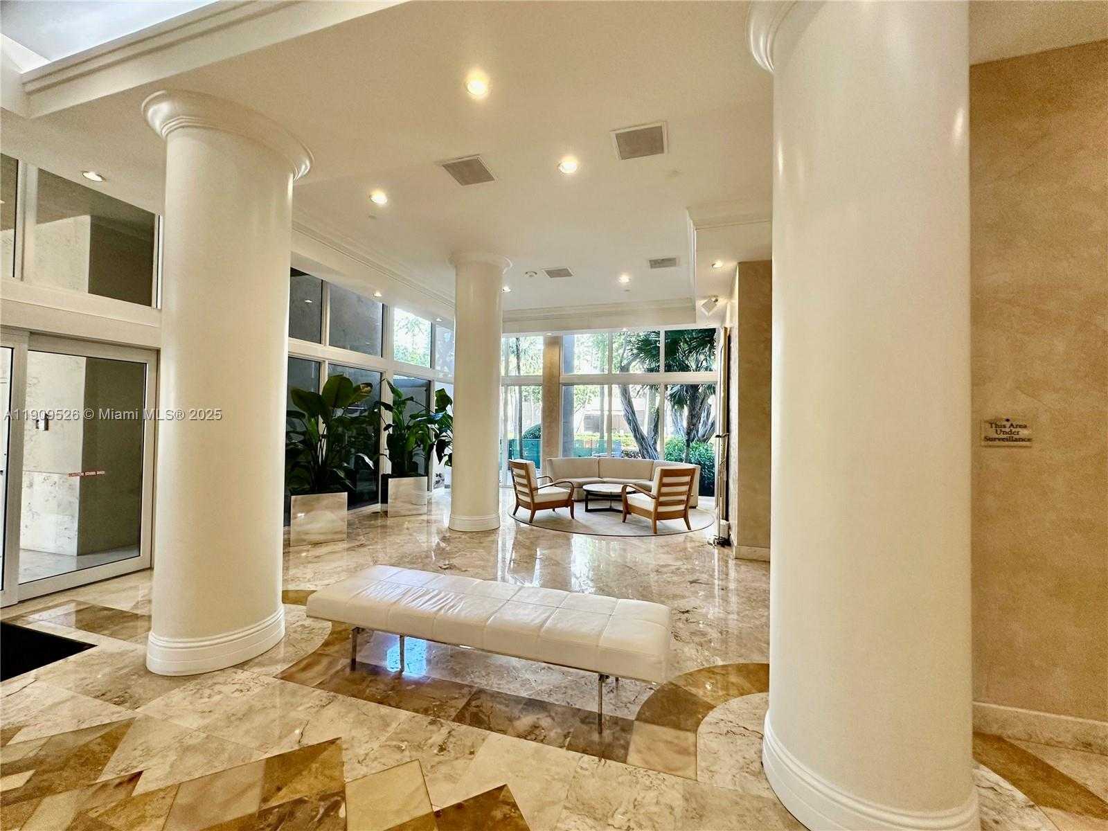 Small Image of 770 CLAUGHTON ISLAND DR #PH-9, Miami Number 4