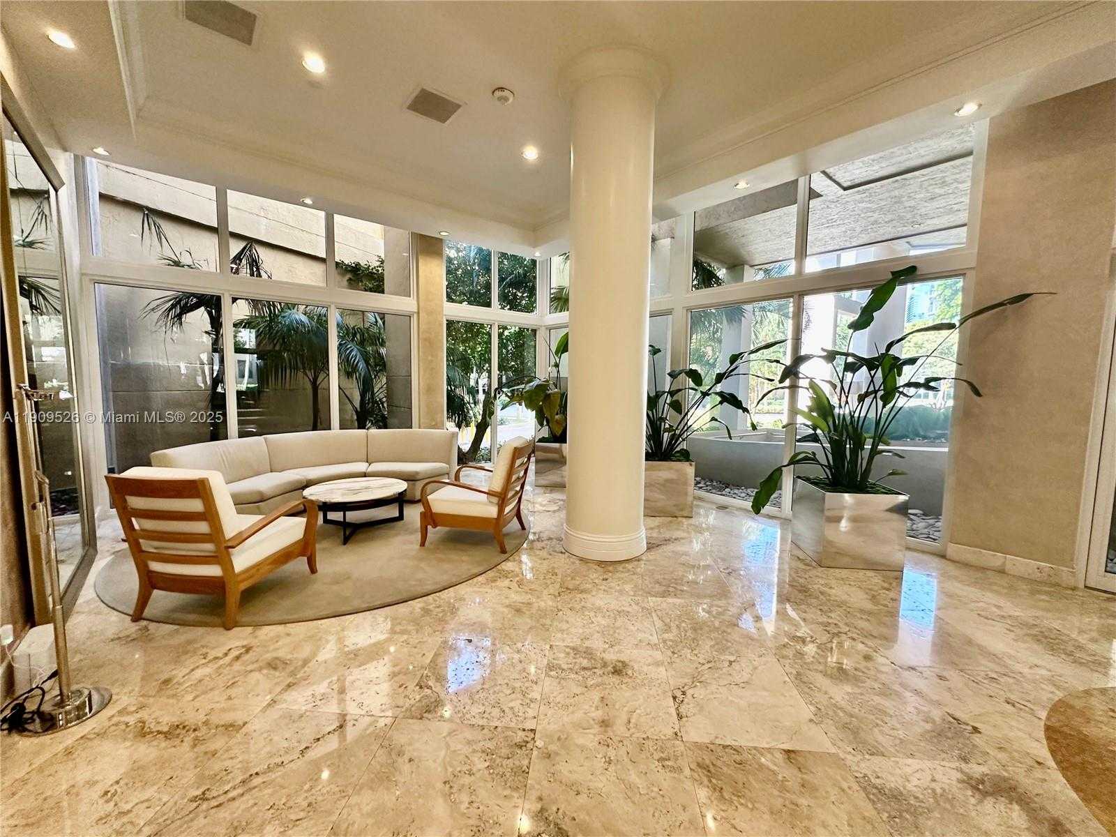 Small Image of 770 CLAUGHTON ISLAND DR #PH-9, Miami Number 5