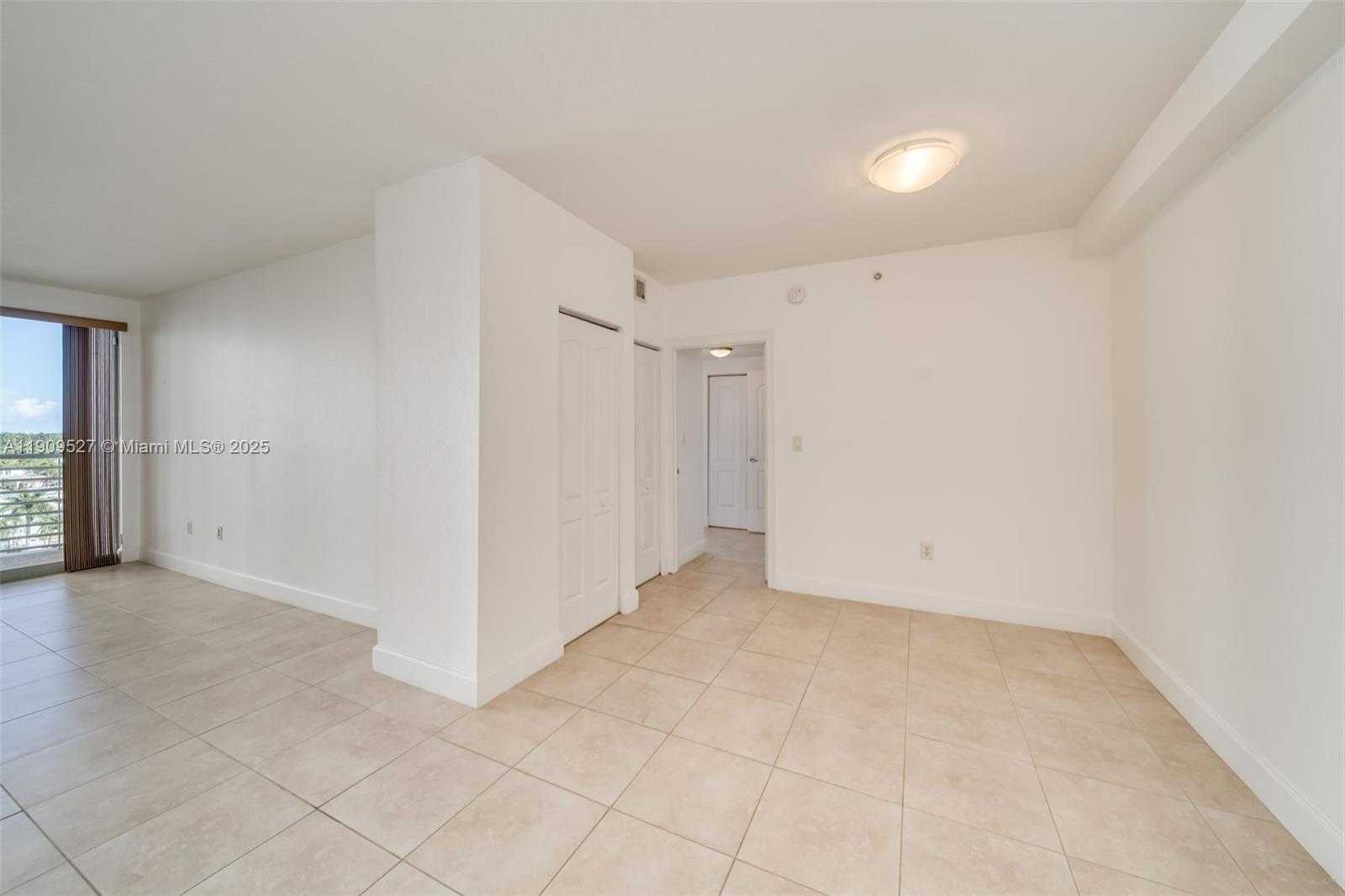 Small Image of 1830 RADIUS DR #823, Hollywood Number 13
