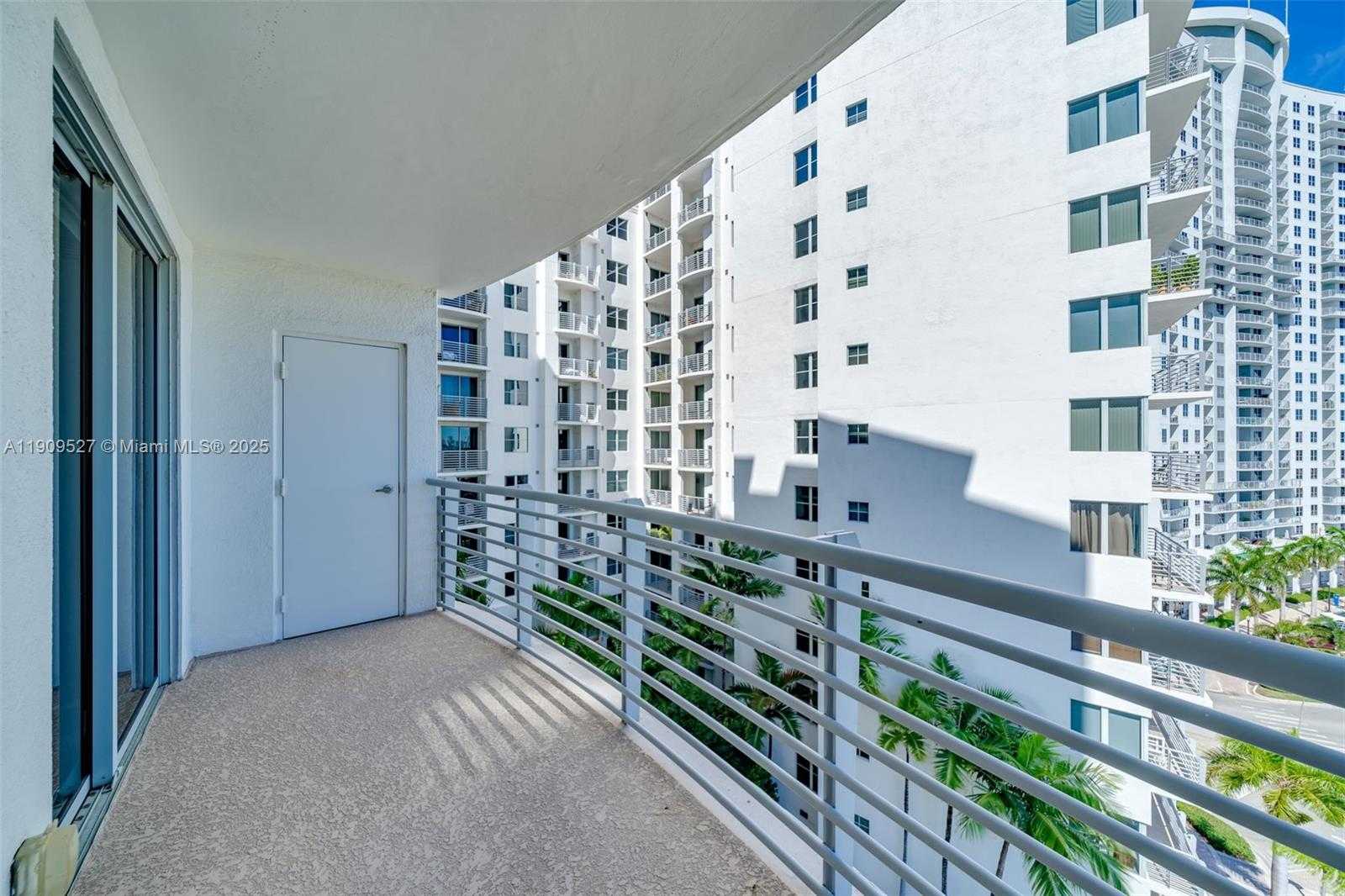 Small Image of 1830 RADIUS DR #823, Hollywood Number 18