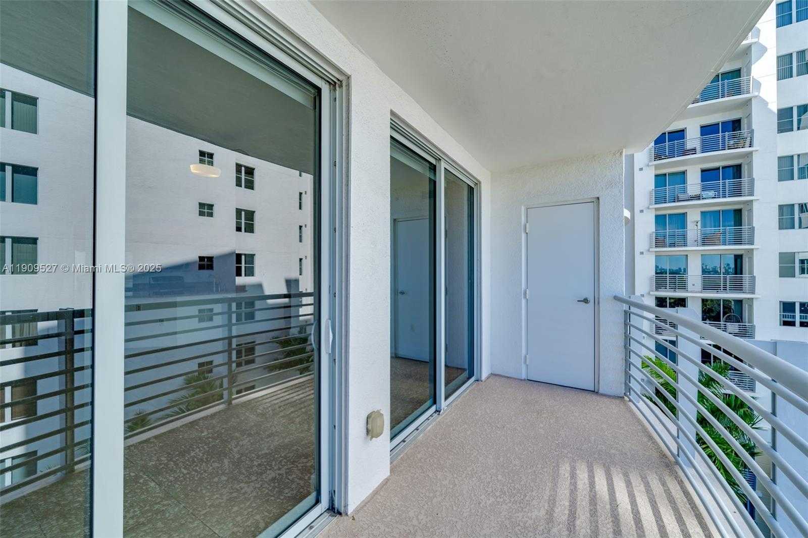 Small Image of 1830 RADIUS DR #823, Hollywood Number 19
