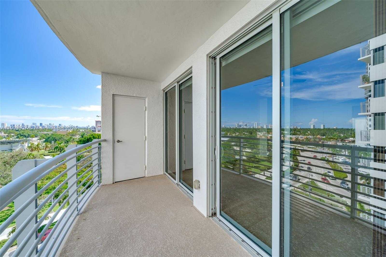 Small Image of 1830 RADIUS DR #823, Hollywood Number 22
