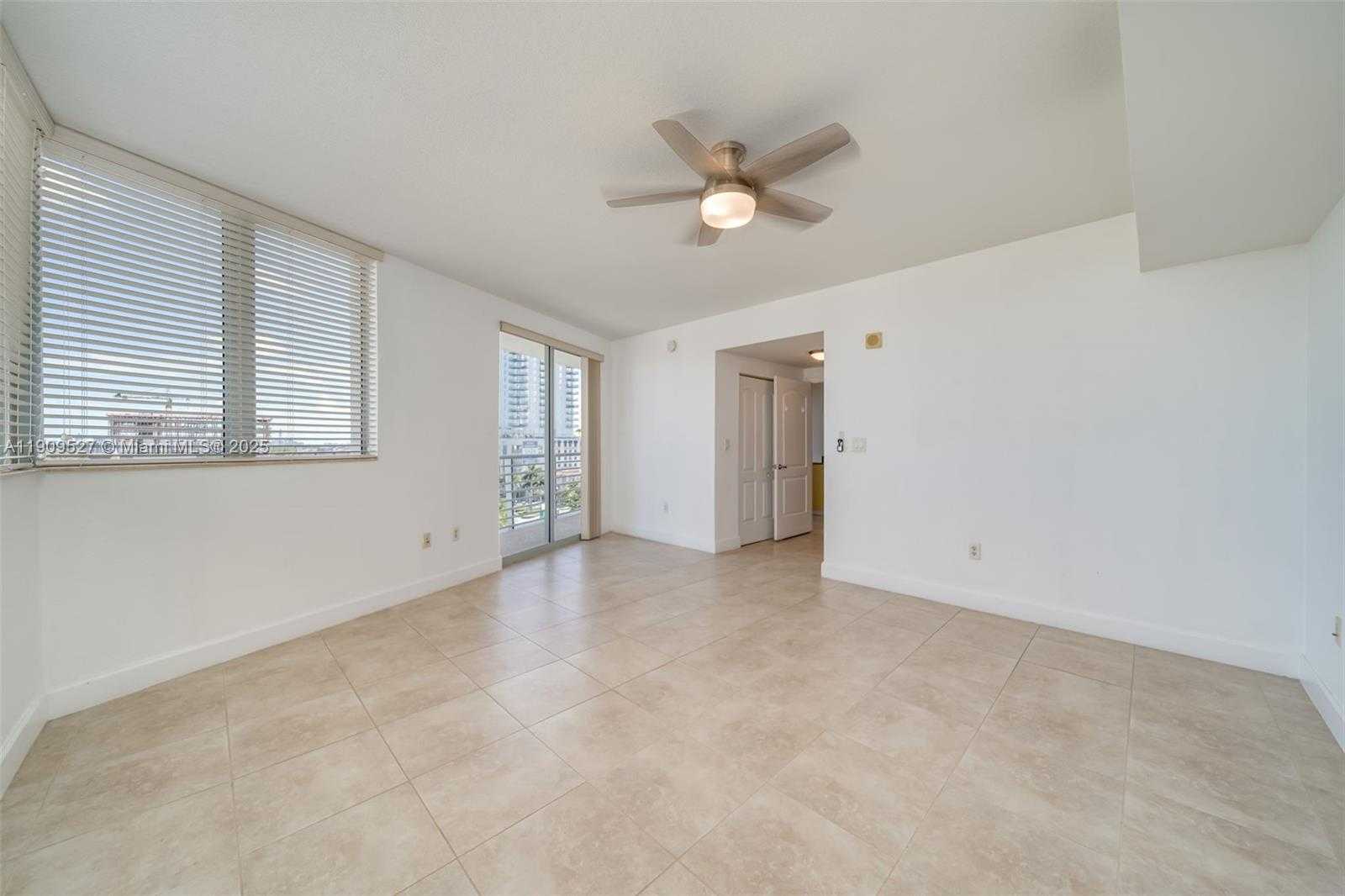 Small Image of 1830 RADIUS DR #823, Hollywood Number 27