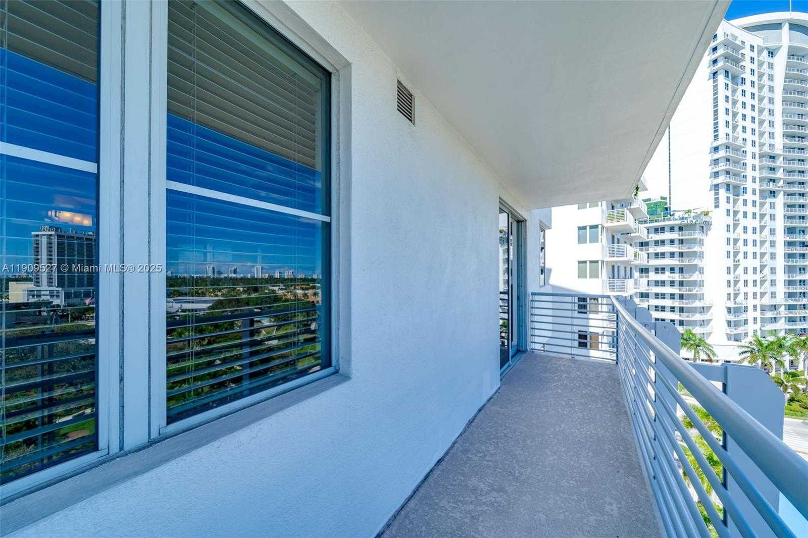Small Image of 1830 RADIUS DR #823, Hollywood Number 33
