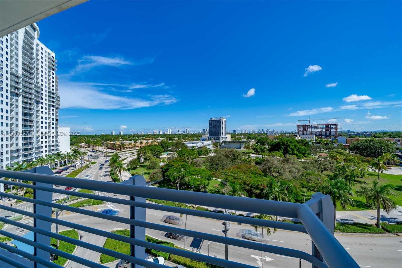 Small Image of 1830 RADIUS DR #823, Hollywood Number 36