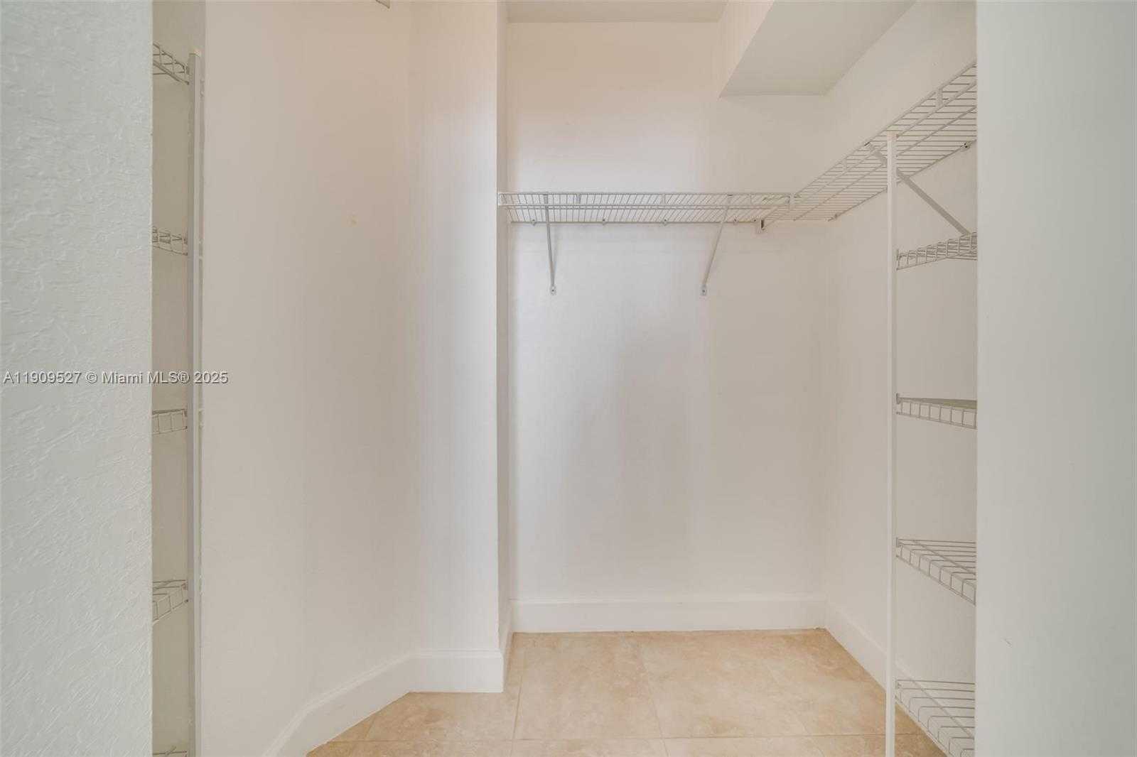 Small Image of 1830 RADIUS DR #823, Hollywood Number 41