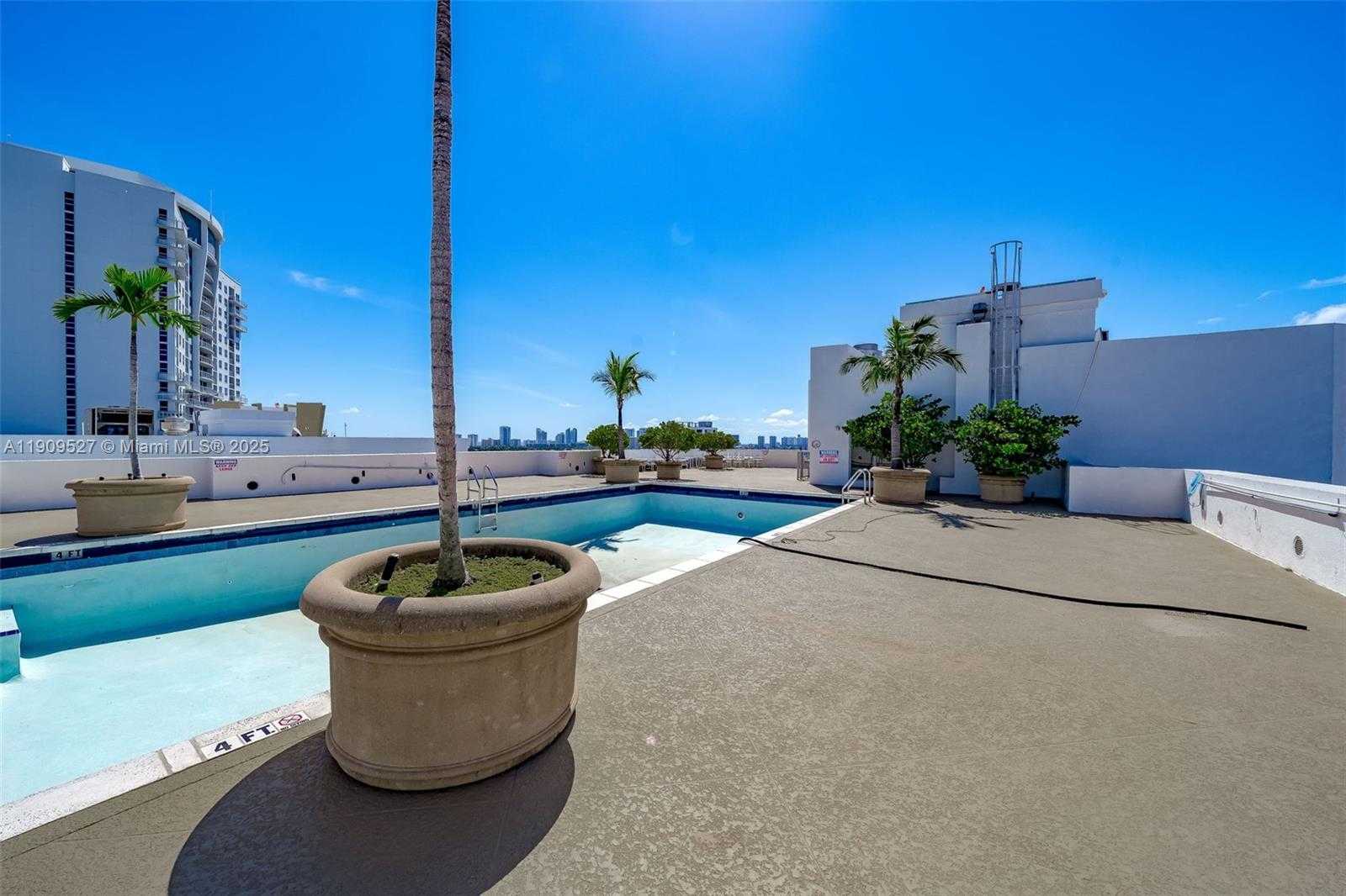 Small Image of 1830 RADIUS DR #823, Hollywood Number 49