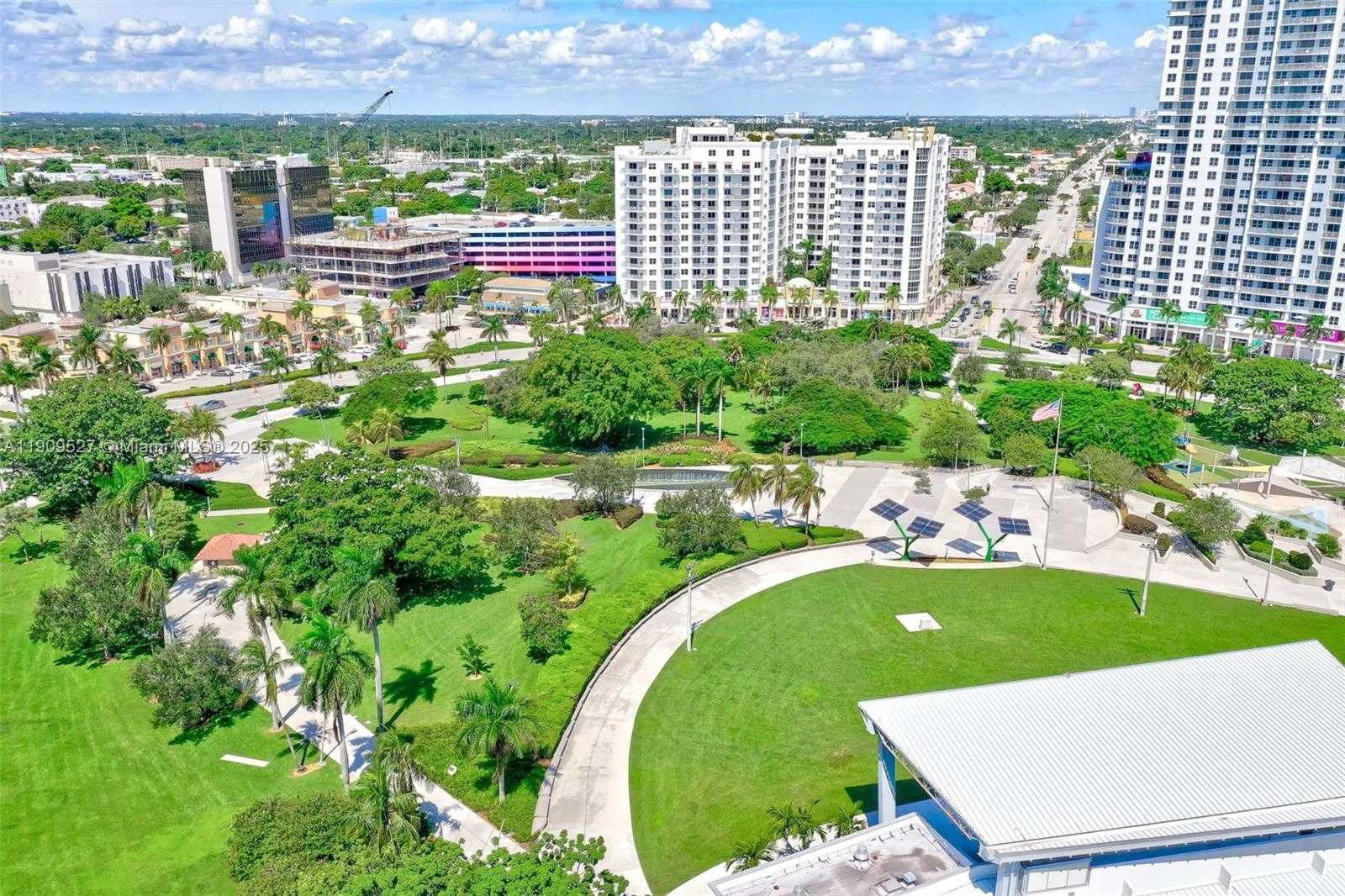 Small Image of 1830 RADIUS DR #823, Hollywood Number 51