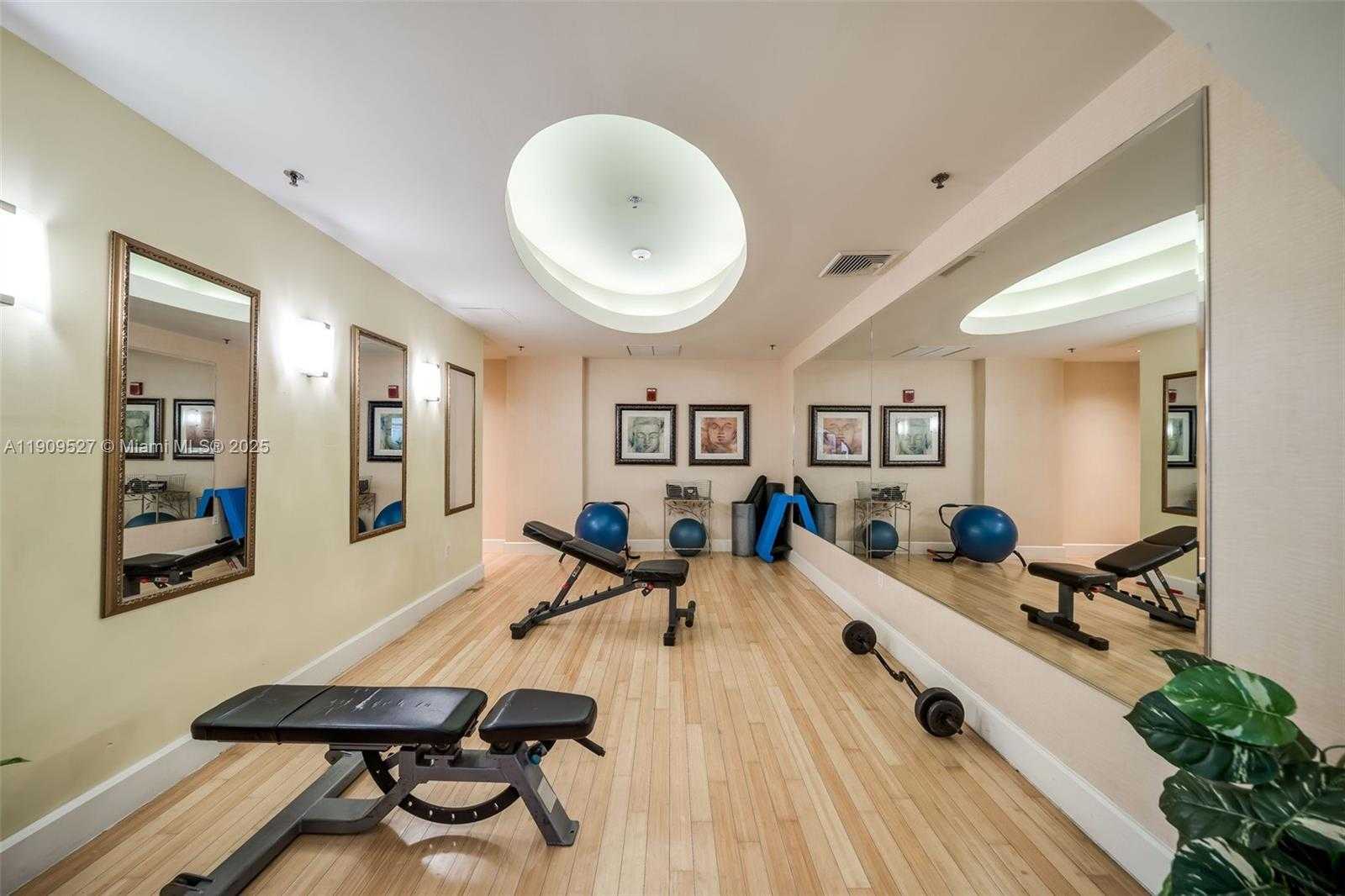 Small Image of 1830 RADIUS DR #823, Hollywood Number 58