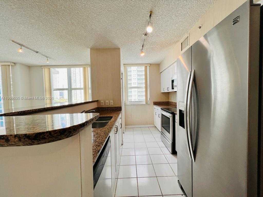 Small Image of 1155 BRICKELL BAY DR #1602, Miami Number 14