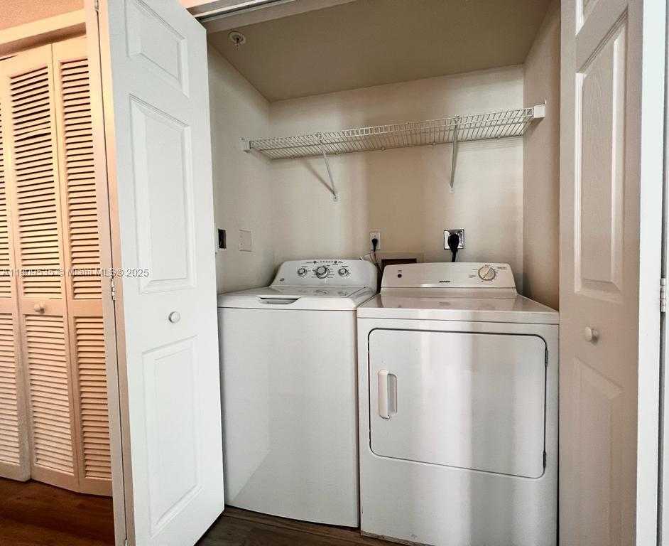 Small Image of 1155 BRICKELL BAY DR #1602, Miami Number 16