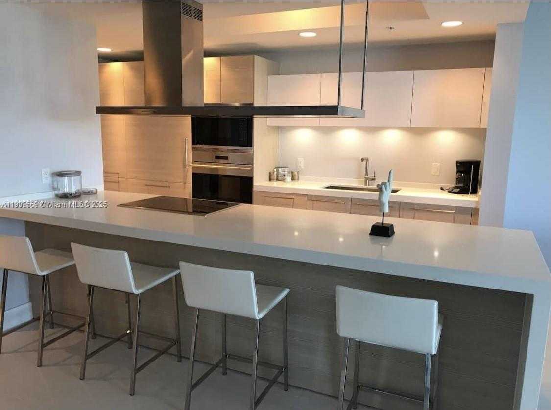 Small Image of 17301 BISCAYNE BLVD #1506, North Miami Beach Number 10