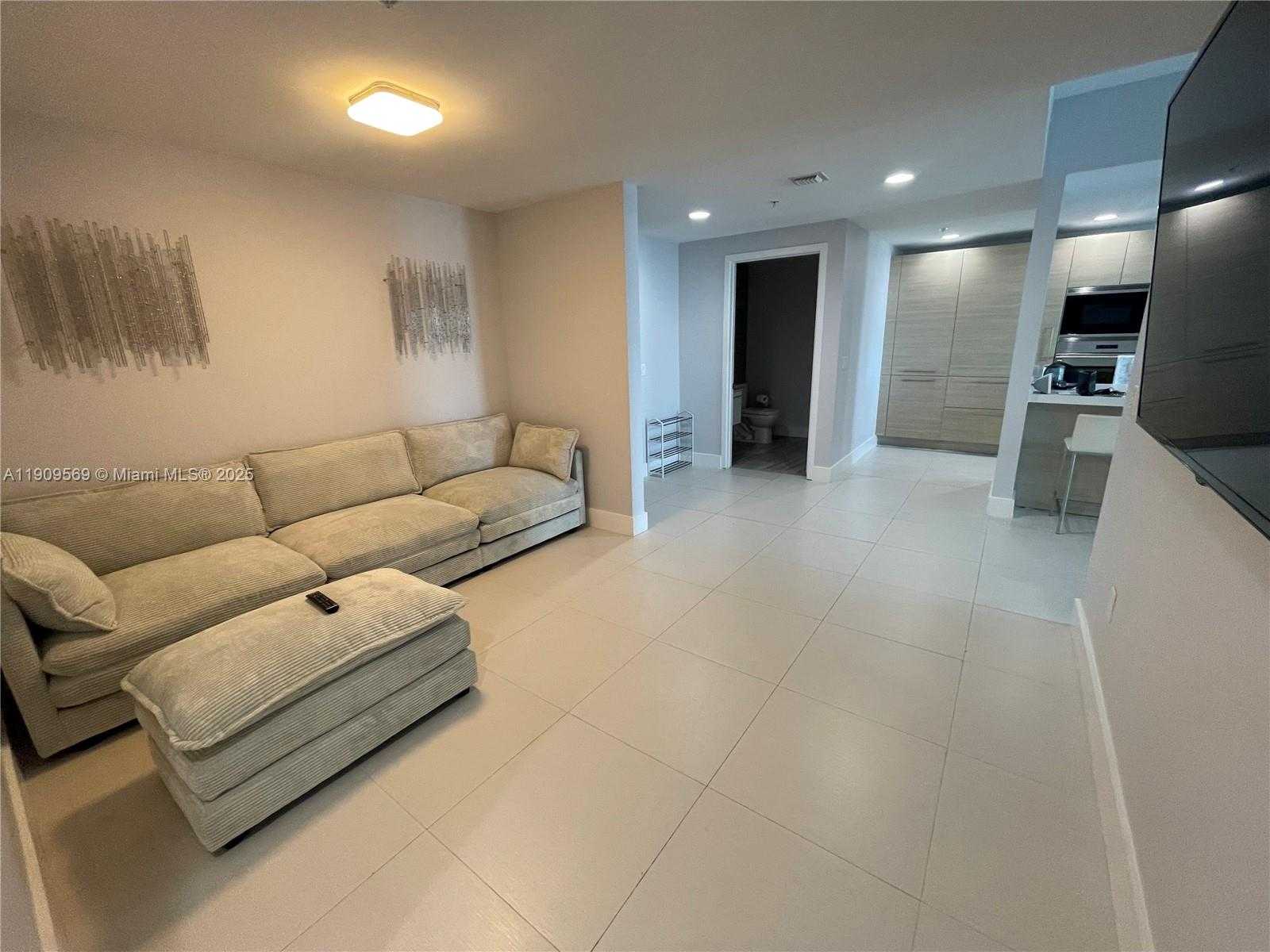 Small Image of 17301 BISCAYNE BLVD #1506, North Miami Beach Number 11