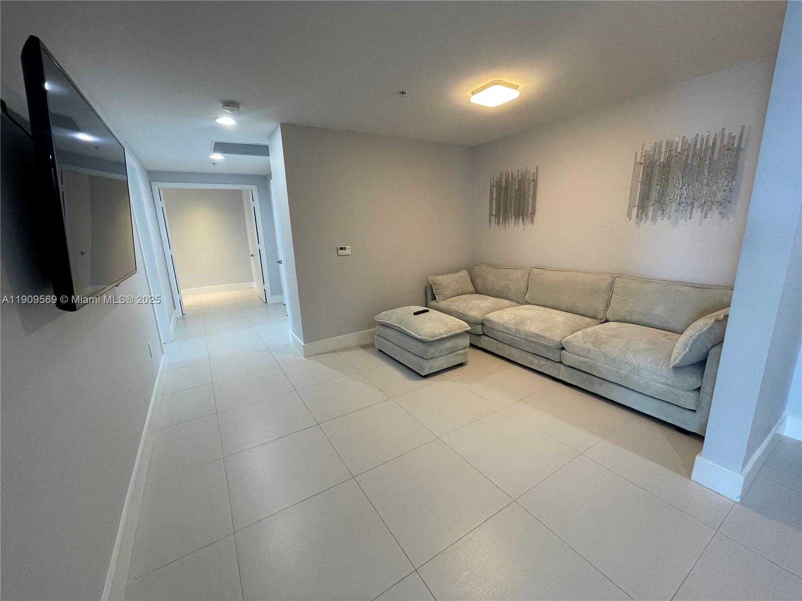 Small Image of 17301 BISCAYNE BLVD #1506, North Miami Beach Number 12