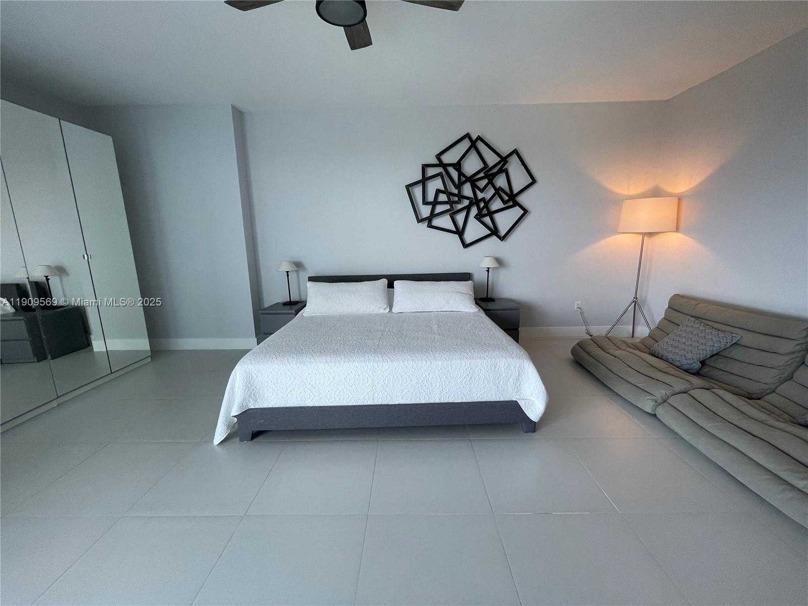 Small Image of 17301 BISCAYNE BLVD #1506, North Miami Beach Number 17