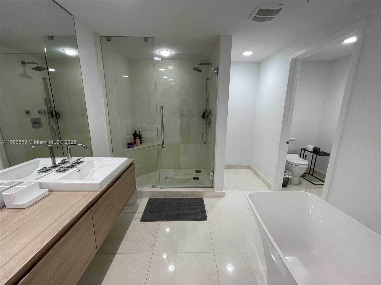 Small Image of 17301 BISCAYNE BLVD #1506, North Miami Beach Number 19