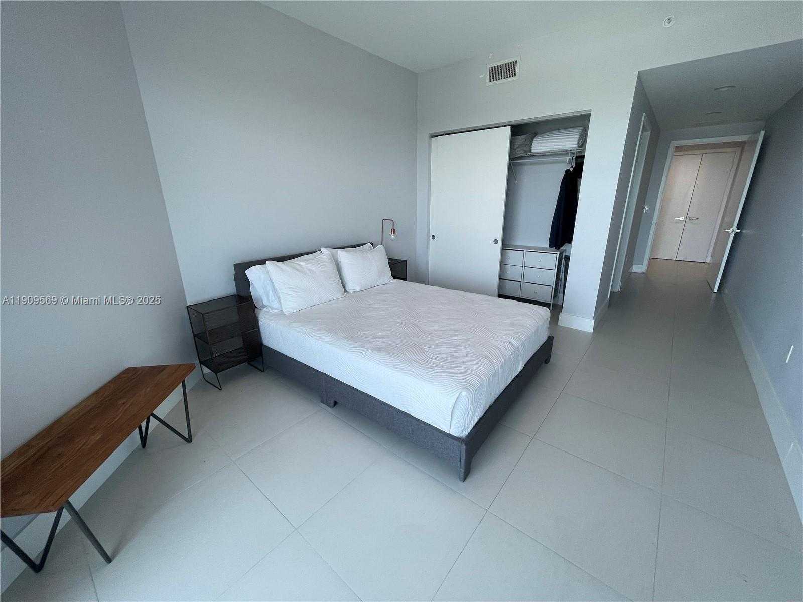 Small Image of 17301 BISCAYNE BLVD #1506, North Miami Beach Number 23