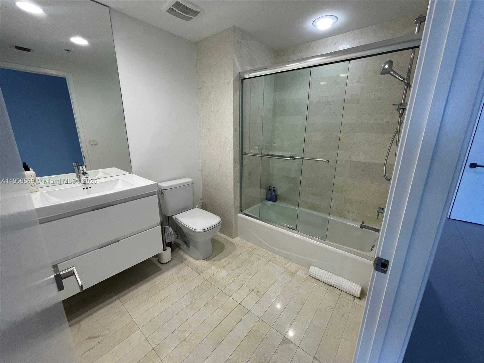 Small Image of 17301 BISCAYNE BLVD #1506, North Miami Beach Number 24