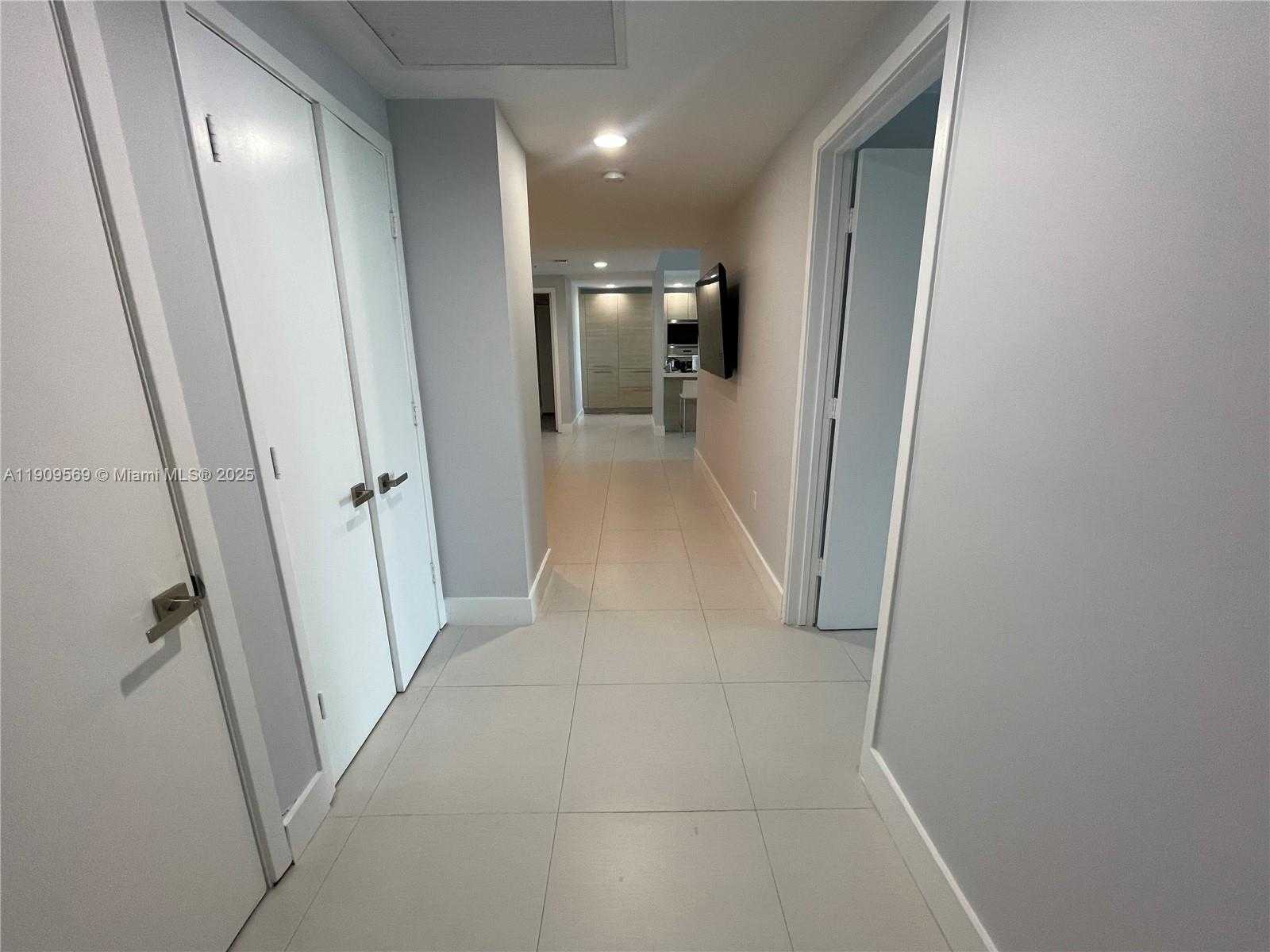 Small Image of 17301 BISCAYNE BLVD #1506, North Miami Beach Number 28
