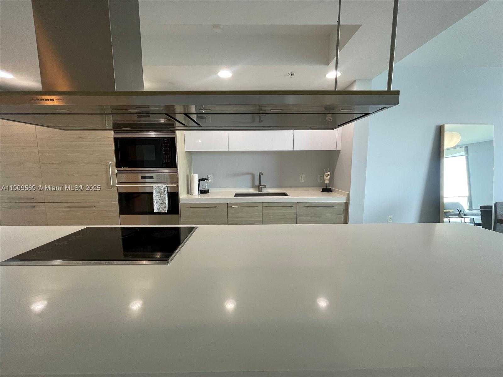 Small Image of 17301 BISCAYNE BLVD #1506, North Miami Beach Number 8