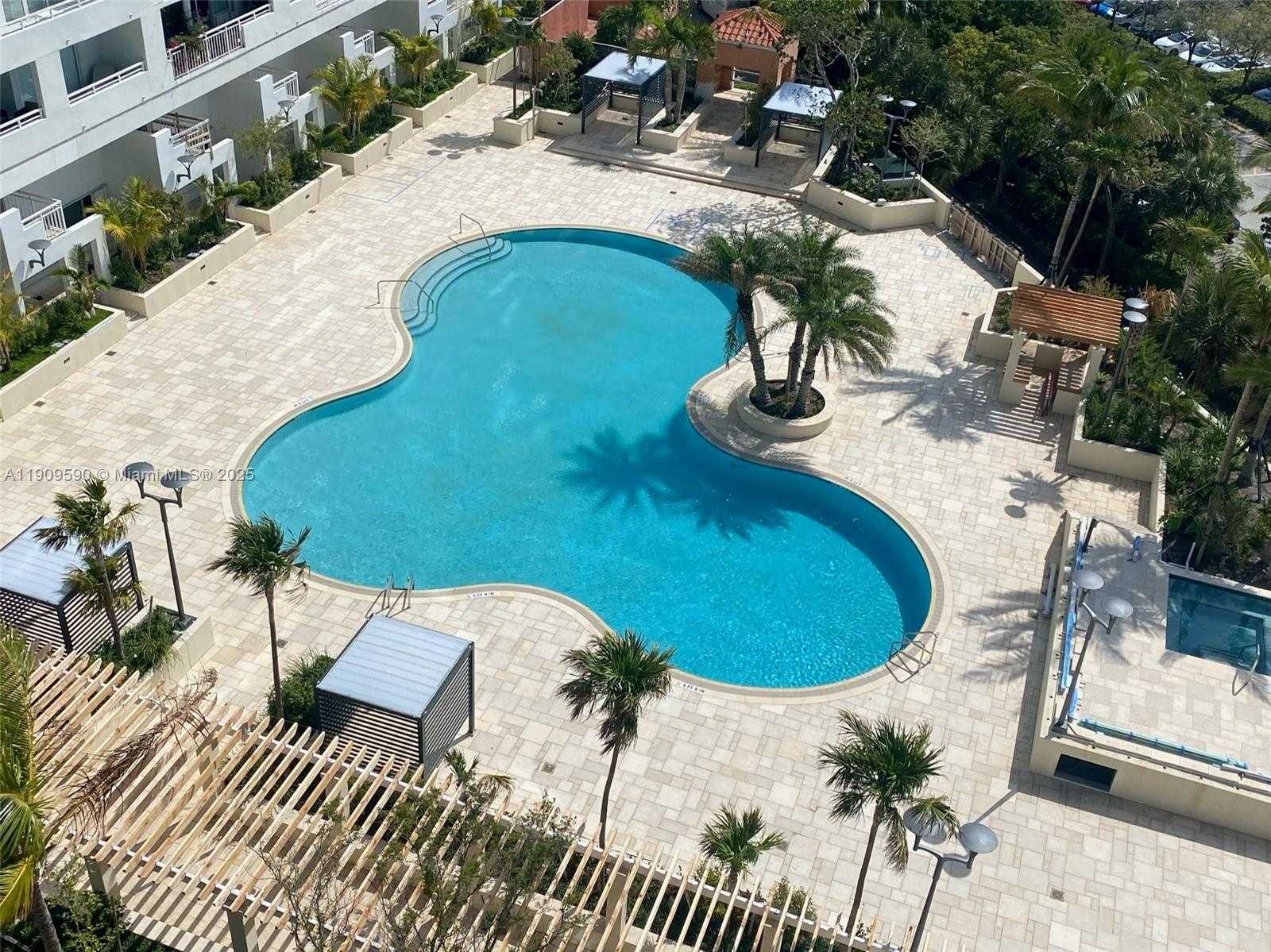 Small Image of 300 SOUTH POINTE DR #3502, Miami Beach Number 24