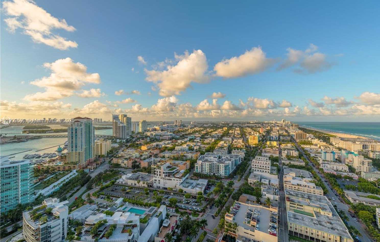 Small Image of 300 SOUTH POINTE DR #3502, Miami Beach Number 4
