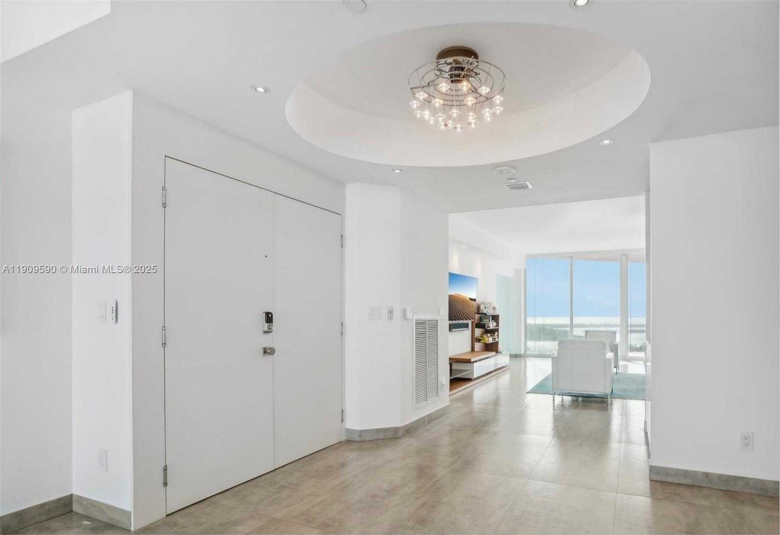 Small Image of 300 SOUTH POINTE DR #3502, Miami Beach Number 7