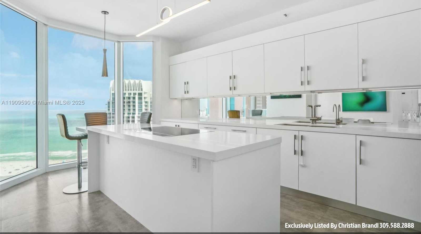 Small Image of 300 SOUTH POINTE DR #3502, Miami Beach Number 9
