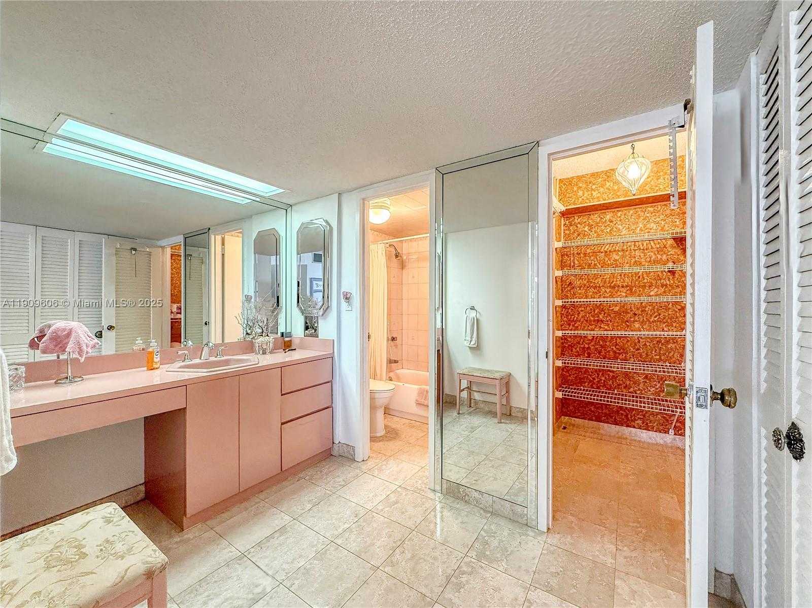 Small Image of 5701 COLLINS AVE #417, Miami Beach Number 13