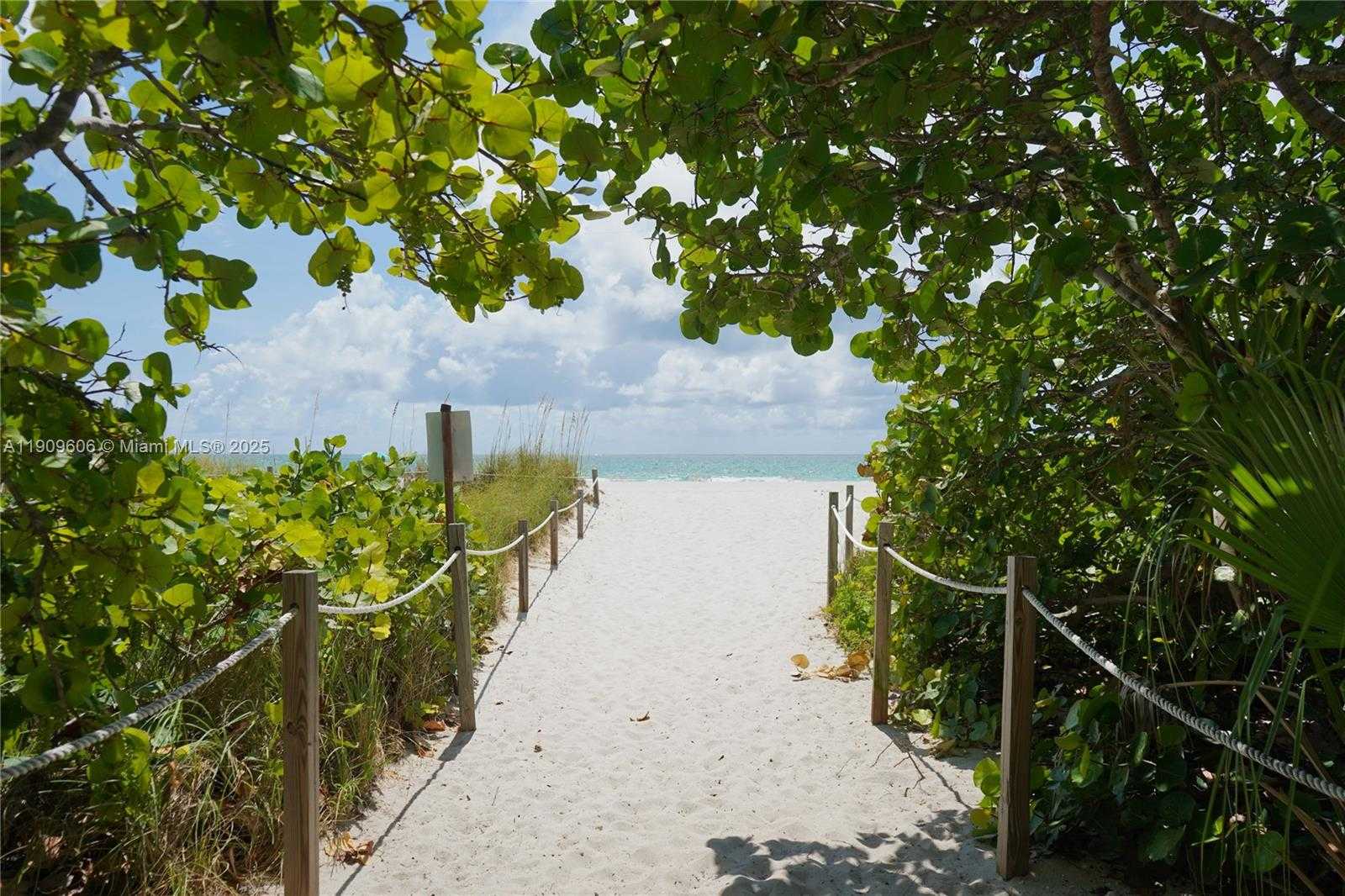 Small Image of 5701 COLLINS AVE #417, Miami Beach Number 2