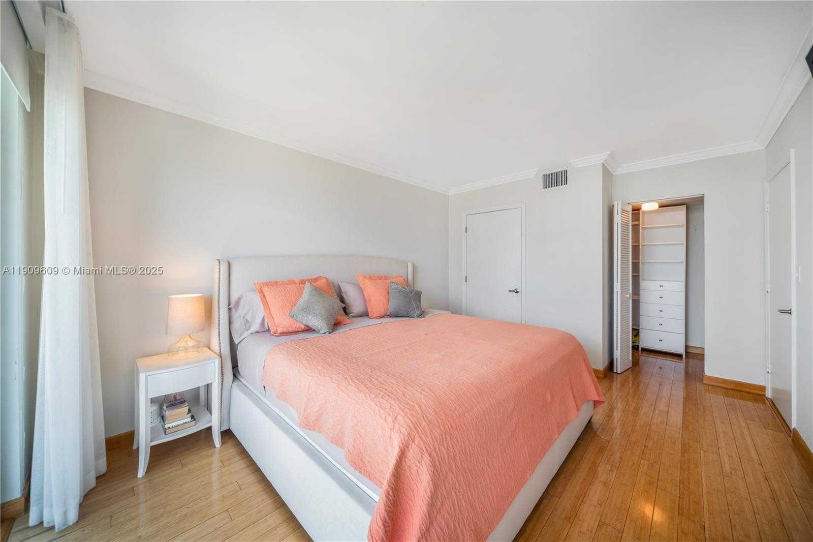 Small Image of 90 ALTON RD #2201, Miami Beach Number 10