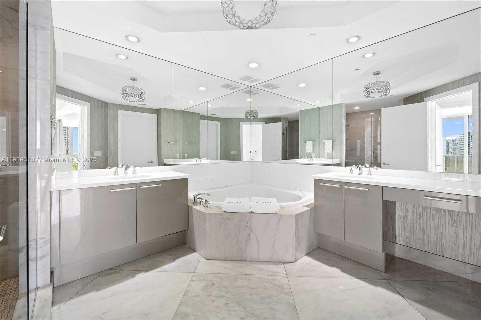 Small Image of 4100 ISLAND BLVD #903, Aventura Number 17