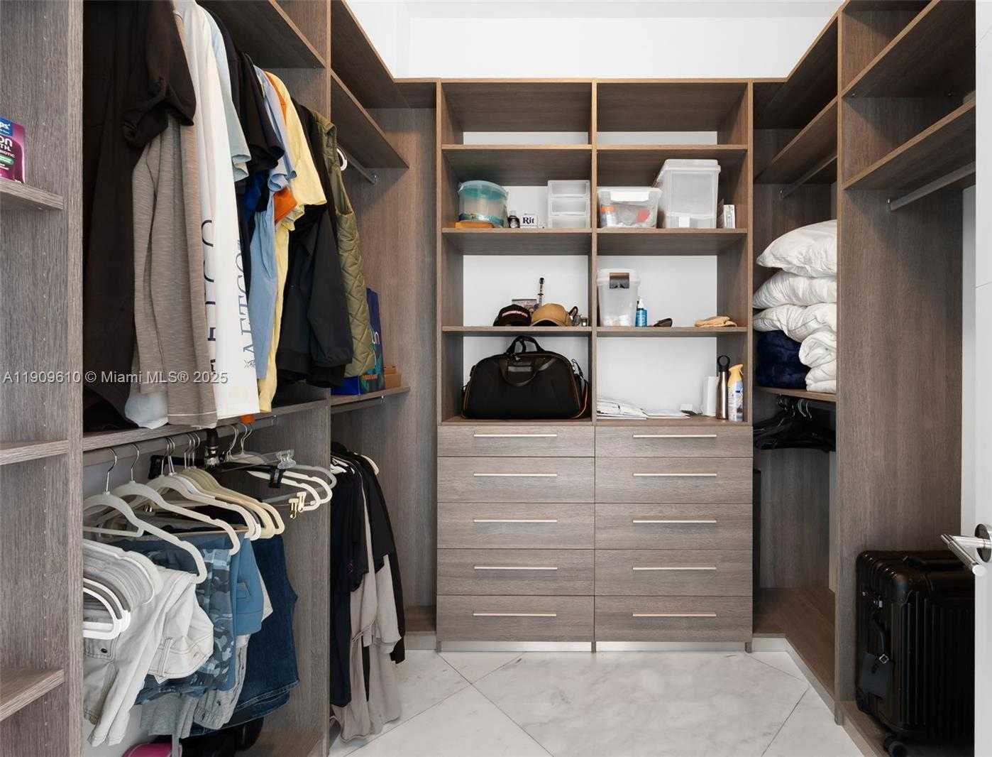 Small Image of 4100 ISLAND BLVD #903, Aventura Number 23