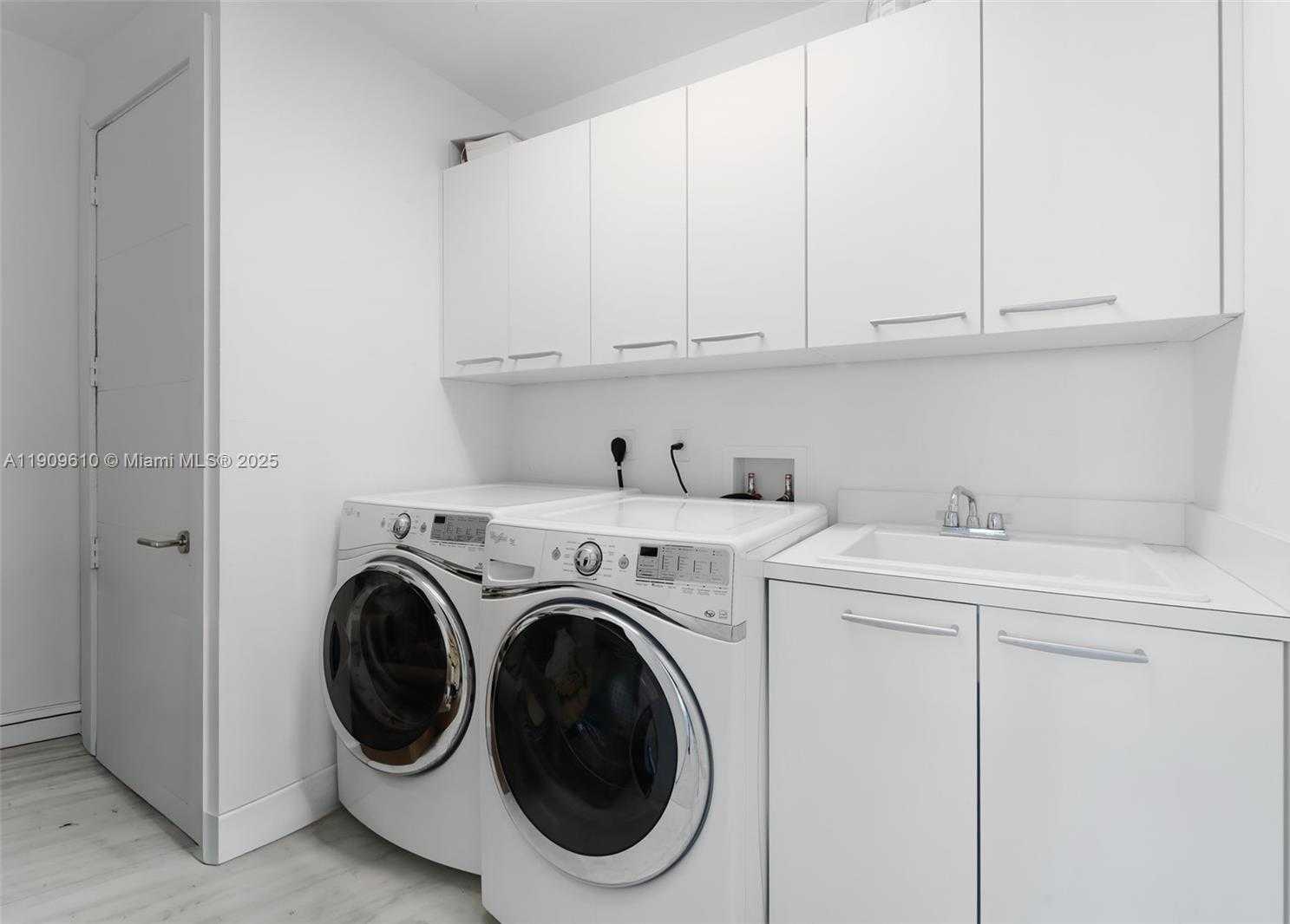 Small Image of 4100 ISLAND BLVD #903, Aventura Number 24