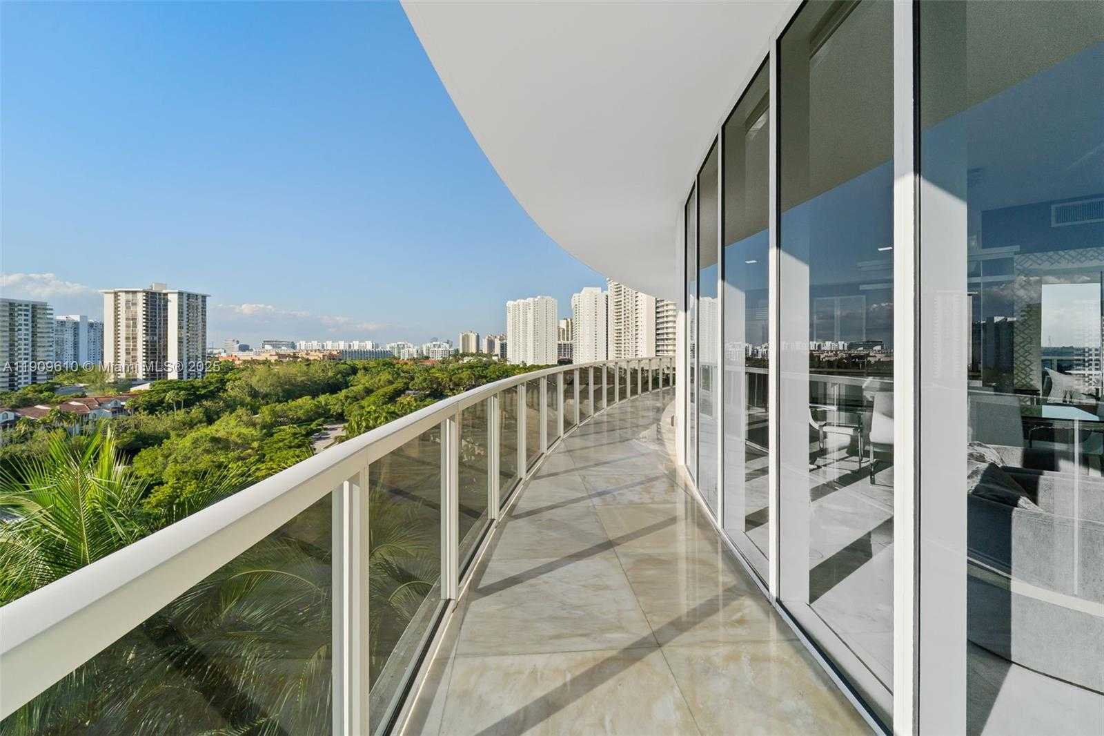 Small Image of 4100 ISLAND BLVD #903, Aventura Number 27