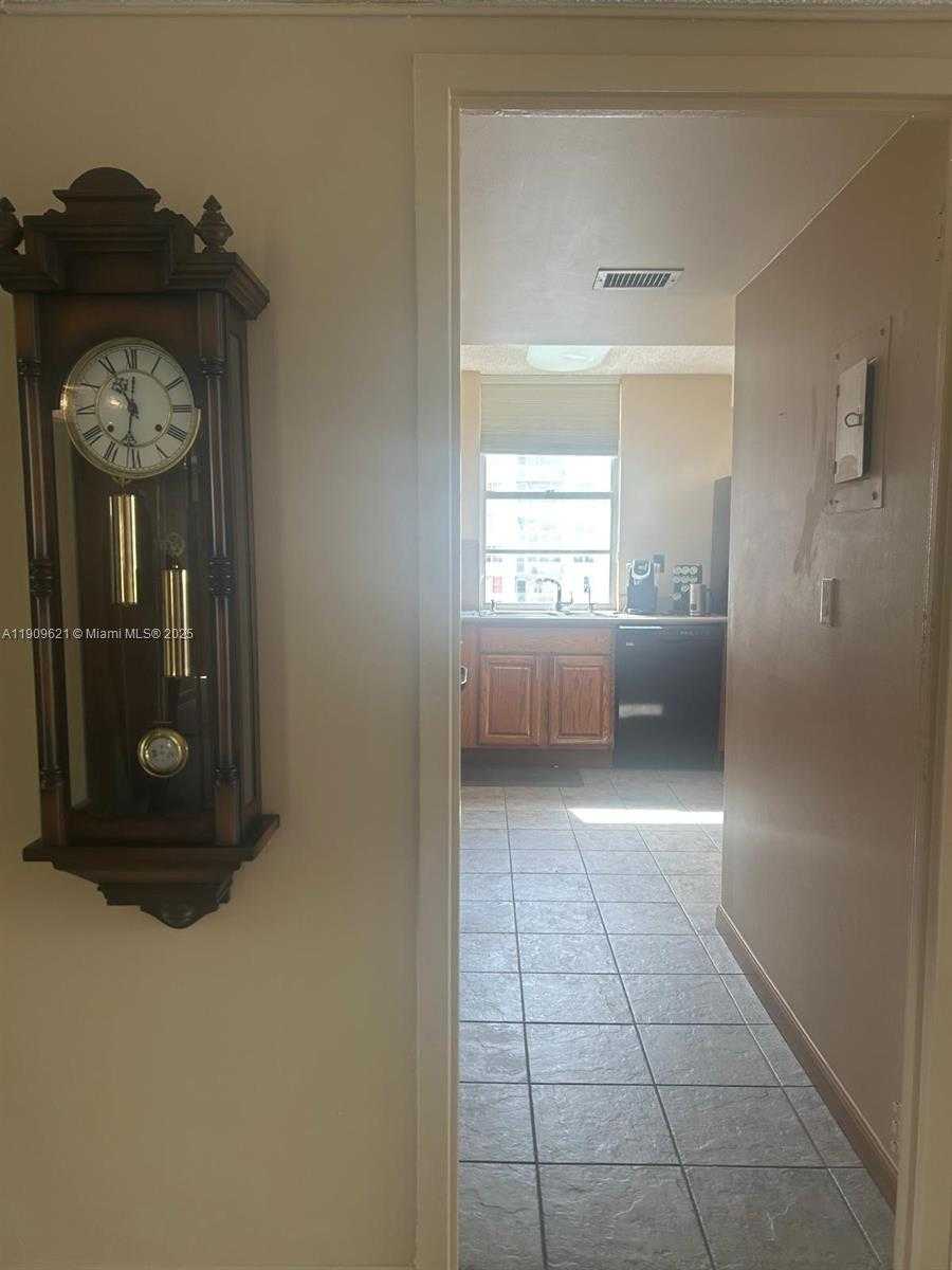 Small Image of 251 174TH ST #1205, Sunny Isles Beach Number 4