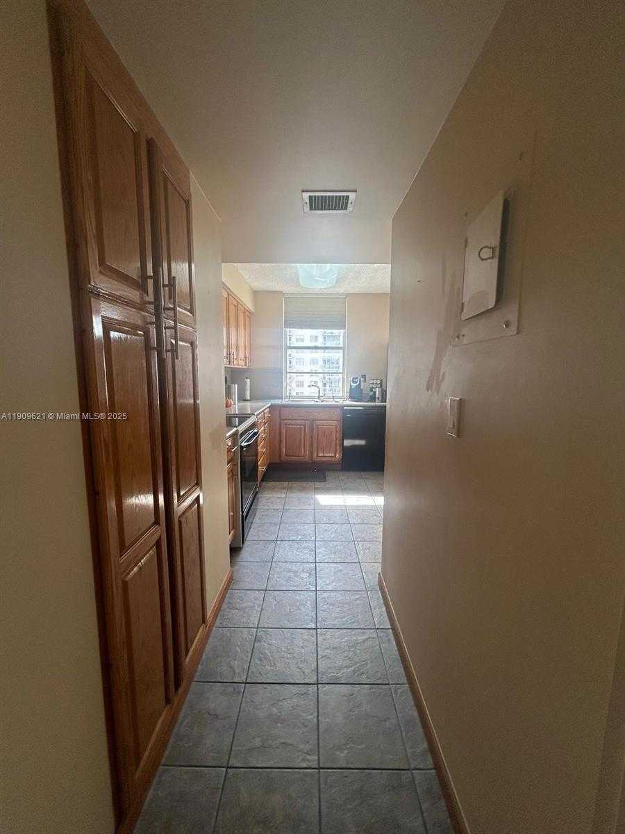 Small Image of 251 174TH ST #1205, Sunny Isles Beach Number 5