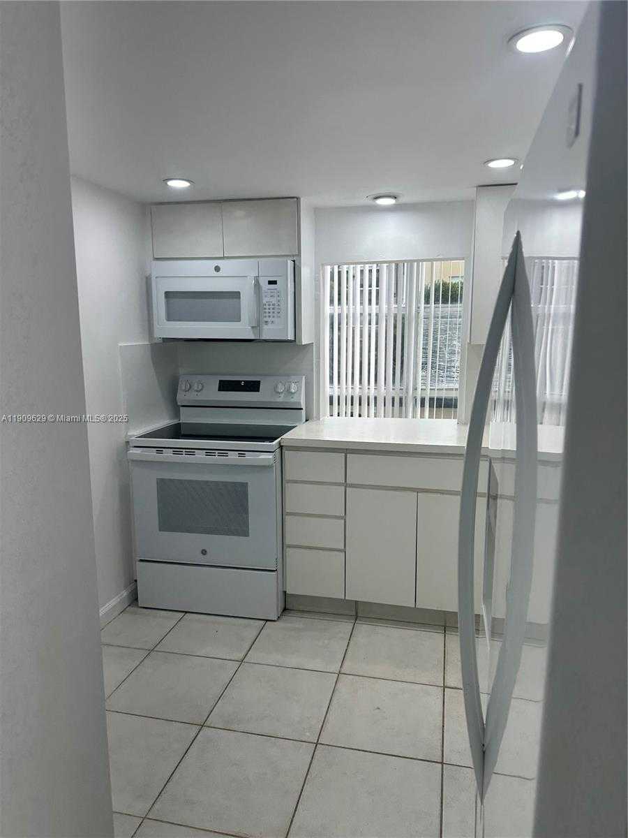 Small Image of 200 172ND ST #322, Sunny Isles Beach Number 8