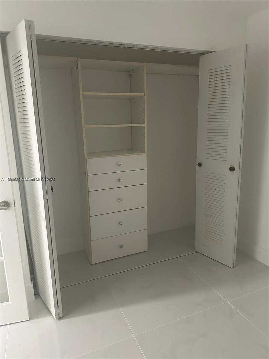 Small Image of 210 SOUTH WEST 11TH ST #609, Miami Number 16