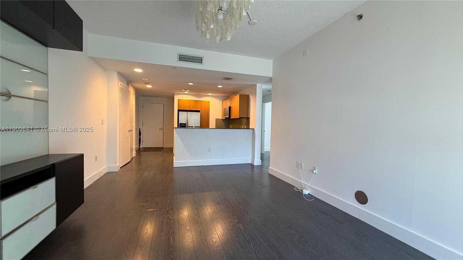 Small Image of 1060 BRICKELL AVE #1411, Miami Number 10