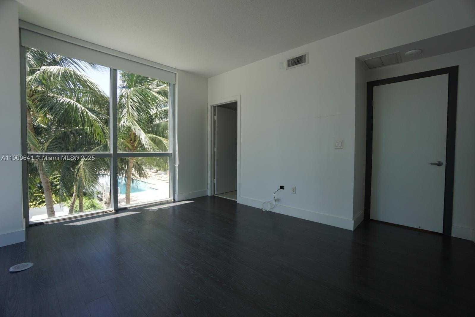 Small Image of 1060 BRICKELL AVE #1411, Miami Number 16