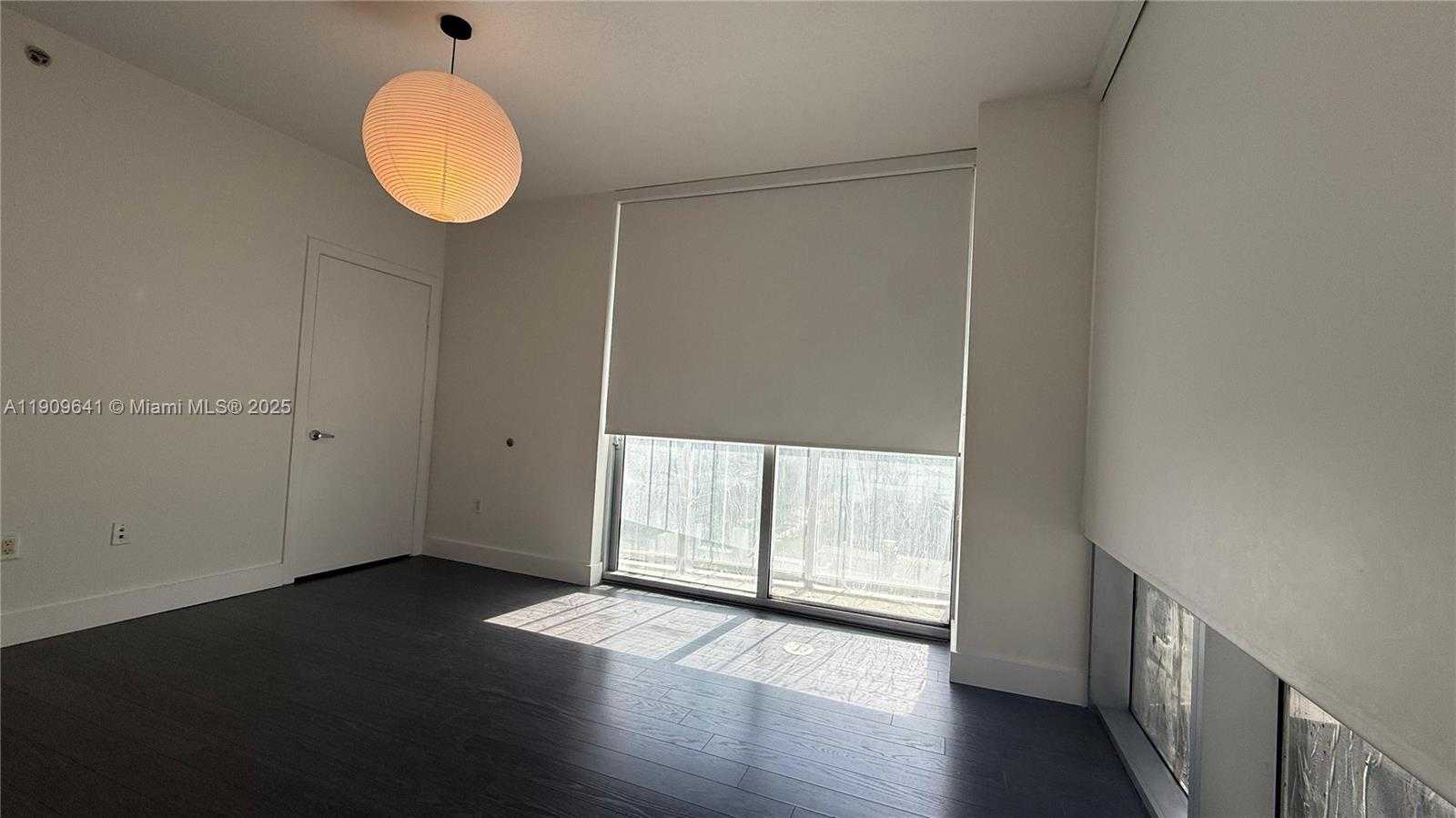 Small Image of 1060 BRICKELL AVE #1411, Miami Number 22