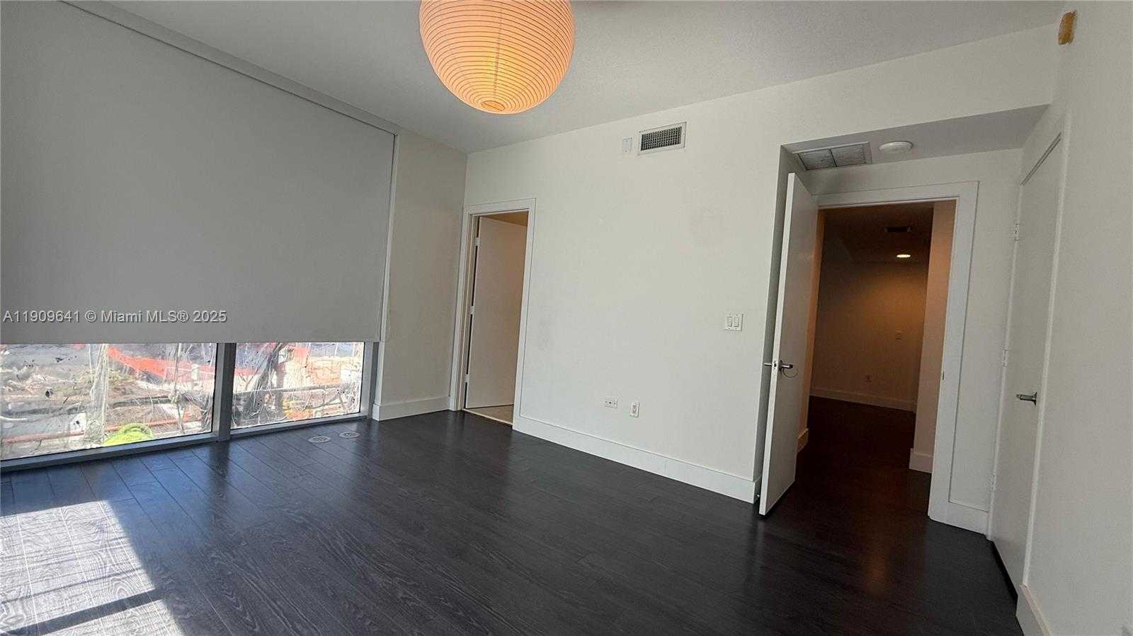 Small Image of 1060 BRICKELL AVE #1411, Miami Number 24