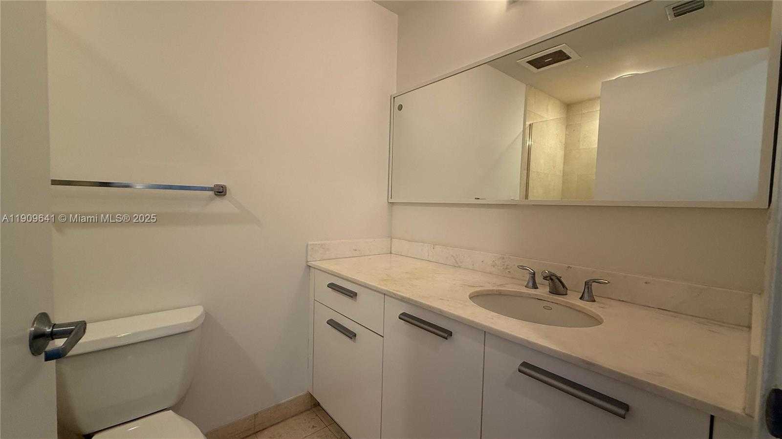 Small Image of 1060 BRICKELL AVE #1411, Miami Number 30