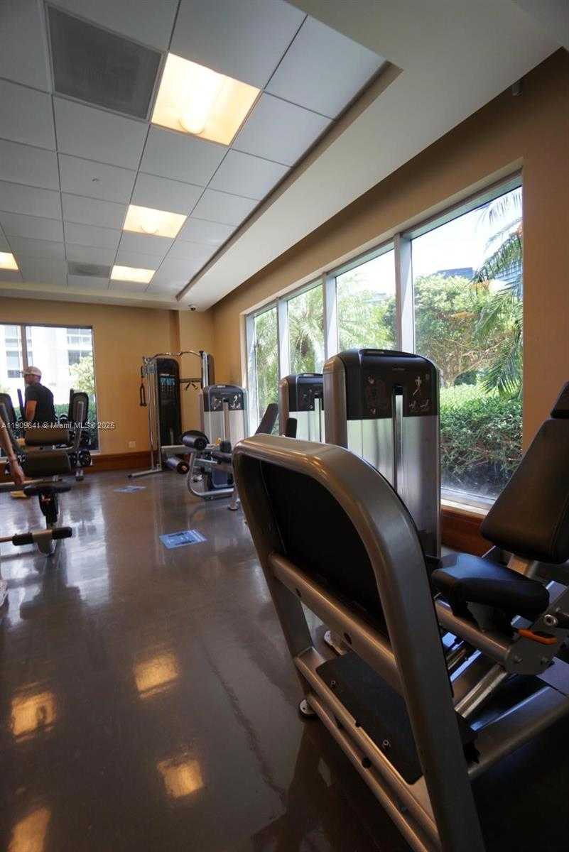 Small Image of 1060 BRICKELL AVE #1411, Miami Number 34