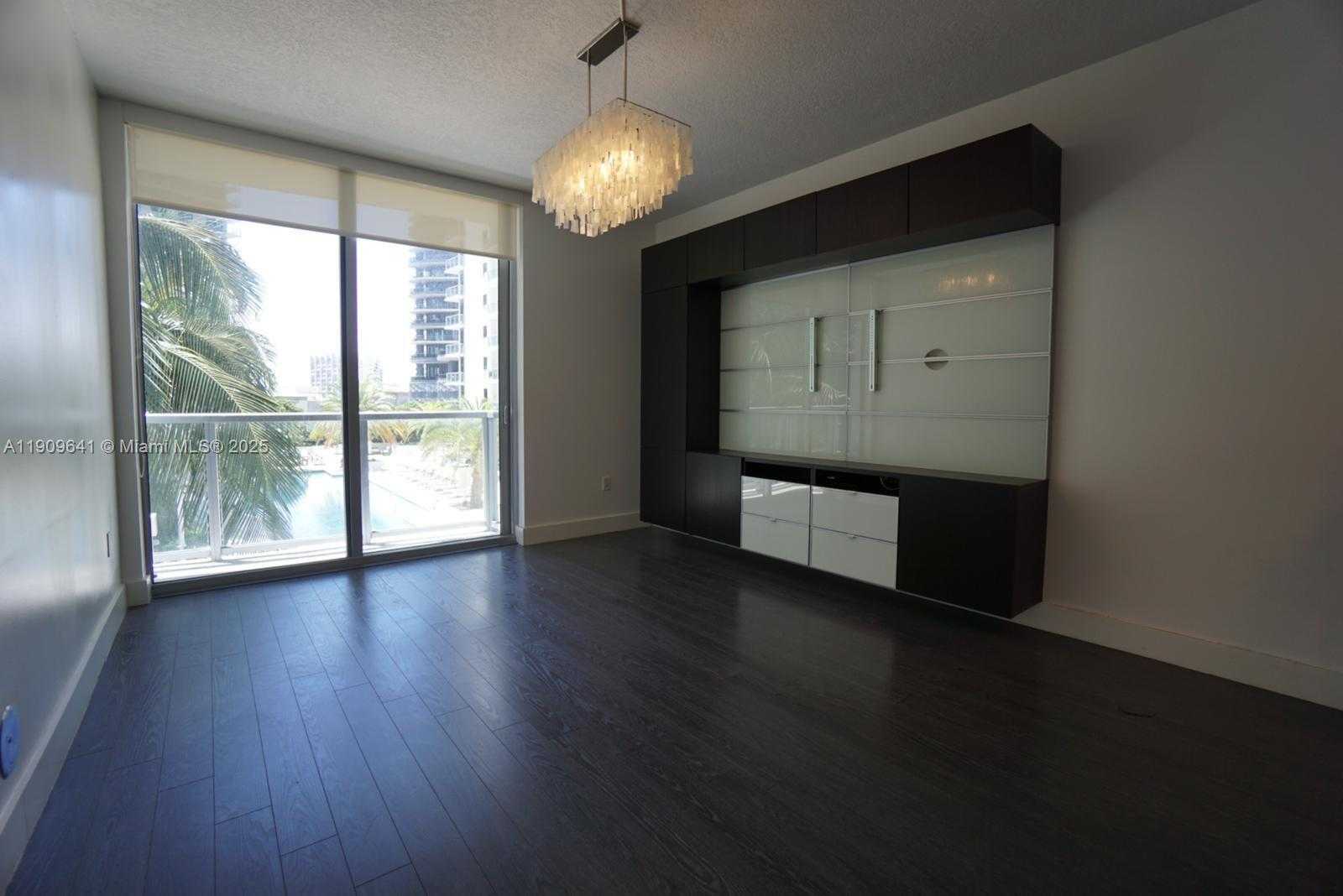 Small Image of 1060 BRICKELL AVE #1411, Miami Number 4