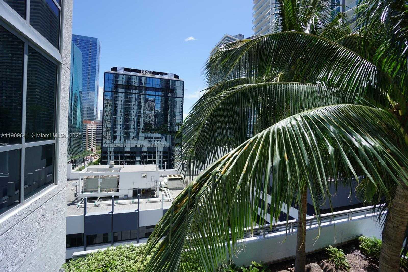 Small Image of 1060 BRICKELL AVE #1411, Miami Number 42